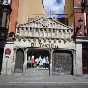 UNA FACHADA INUSUAL: EL TALLER DE MÁRMOLES&nbsp;MOLINERO